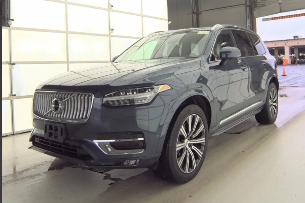 2024 Volvo XC90 Plus photo 1