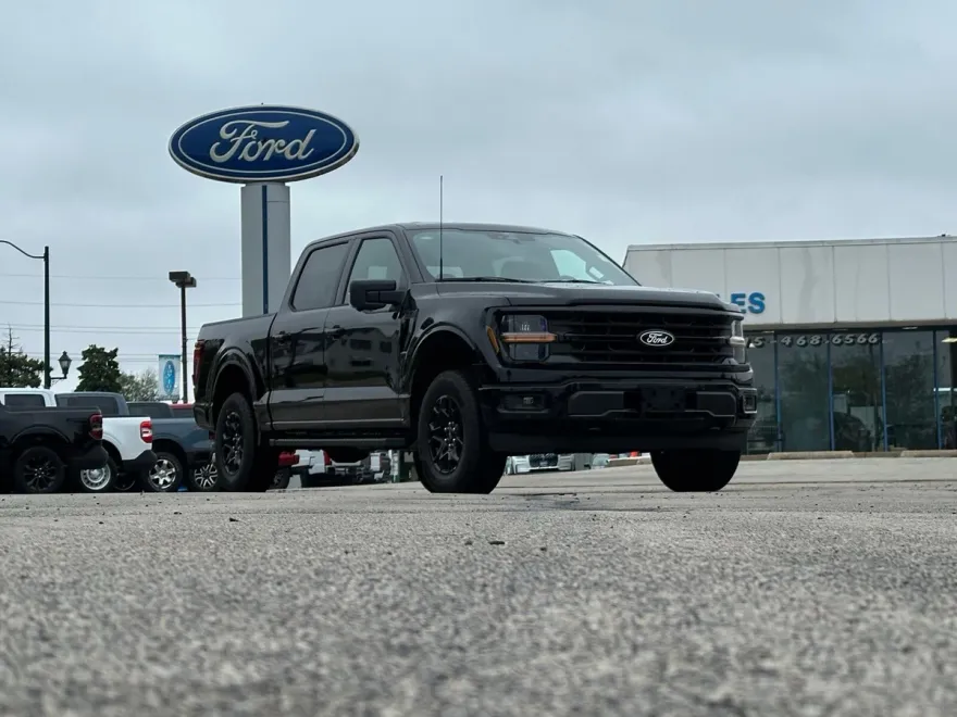 2025 Ford F-150 XLT photo 1