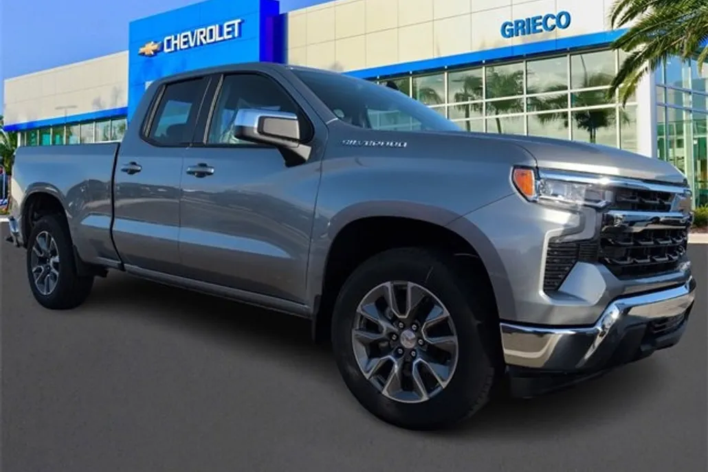 2026 Chevrolet Silverado 1500 LT photo 1