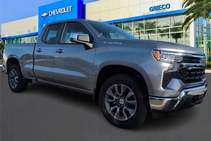 2026 Chevrolet Silverado 1500 LT photo 1