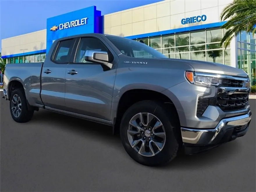 2026 Chevrolet Silverado 1500 LT photo 1