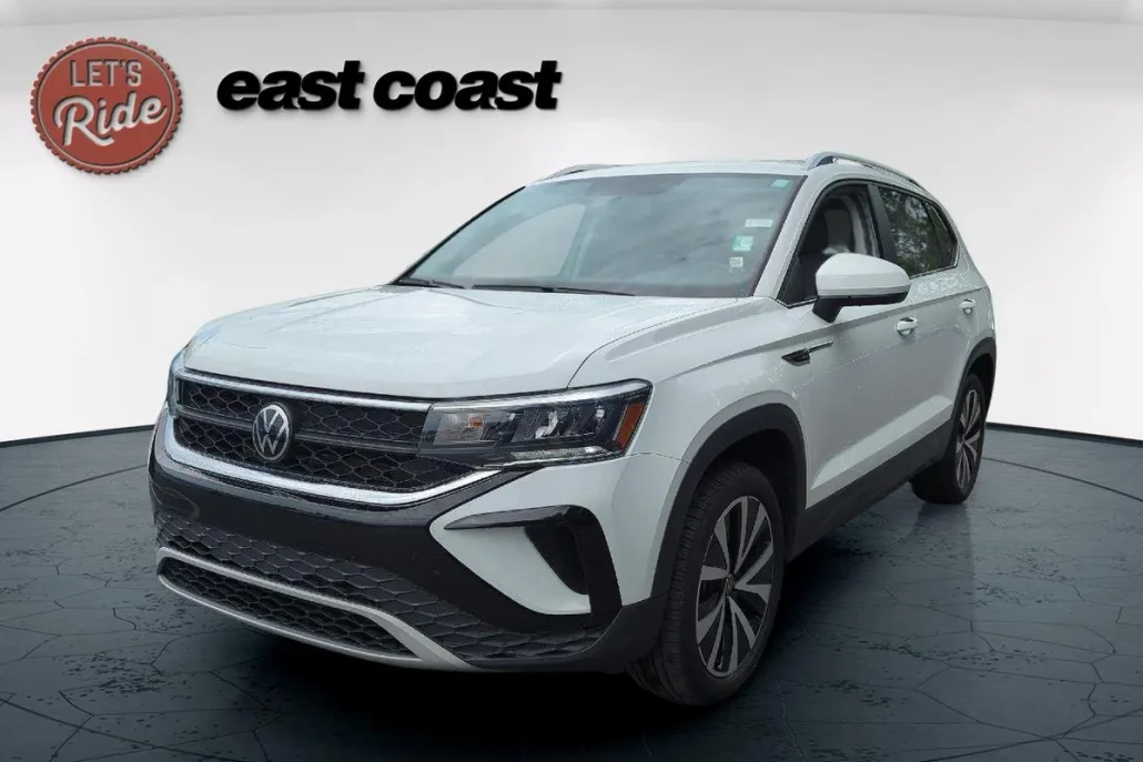 2022 Volkswagen Taos SE photo 1