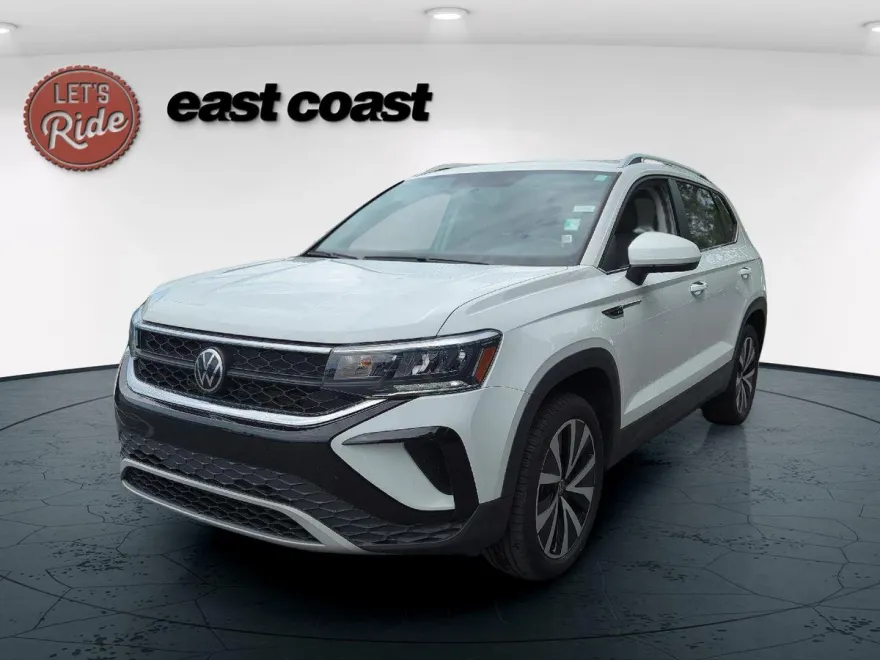 2022 Volkswagen Taos SE photo 1