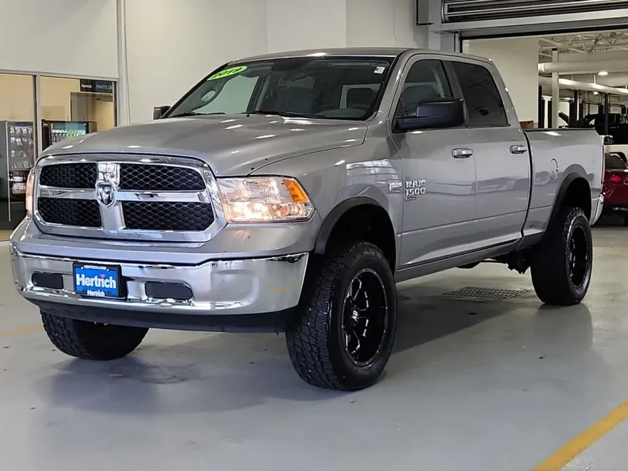 2019 Ram 1500 Classic SLT photo 1