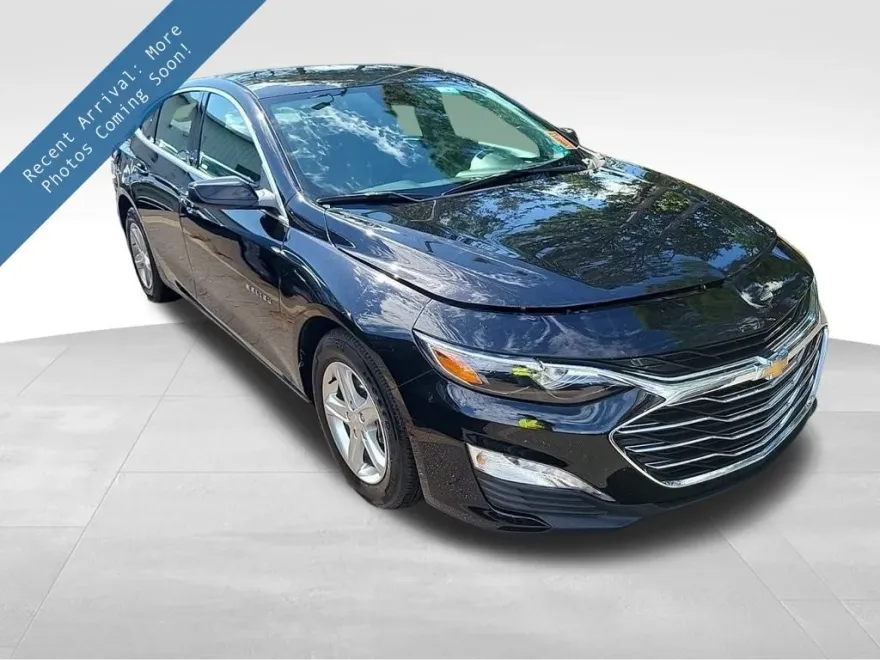 2024 Chevrolet Malibu 1LT photo 1