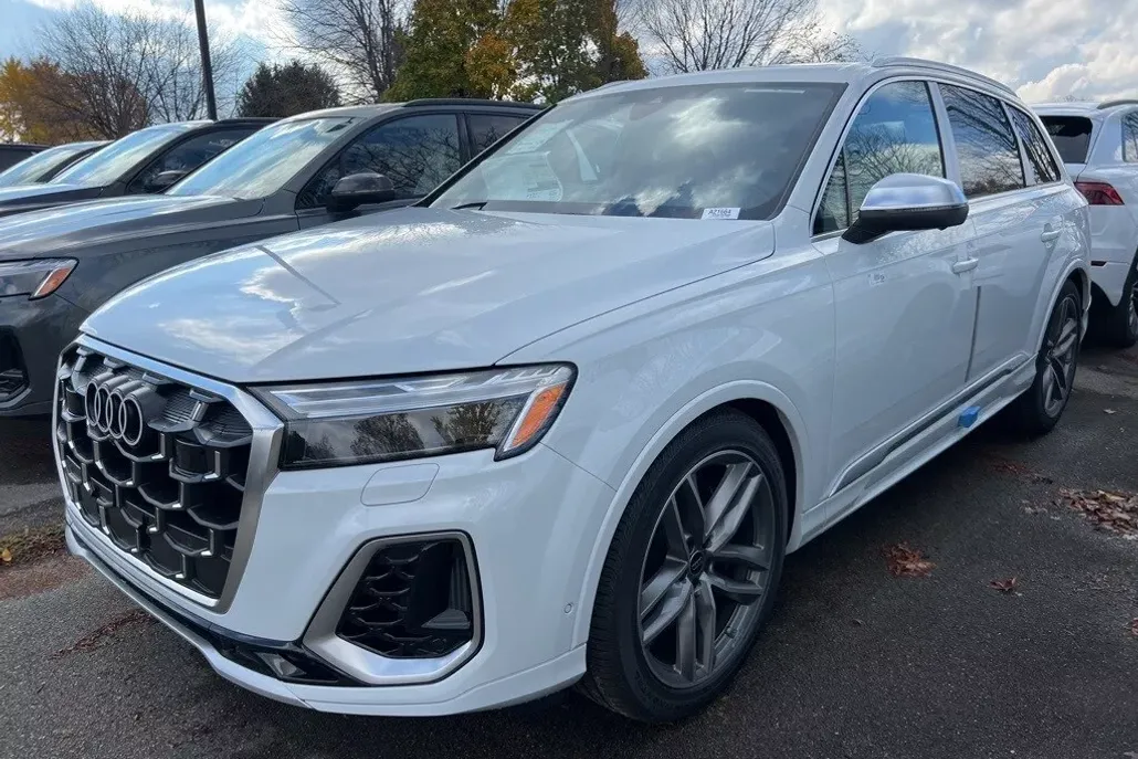 2025 Audi SQ7 Premium Plus photo 1