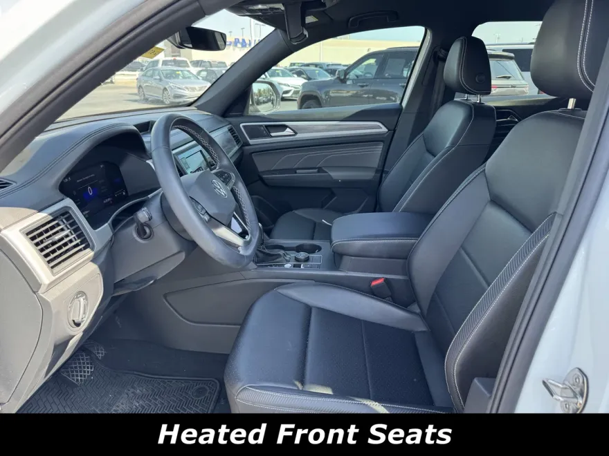 2023 Volkswagen Atlas Cross Sport SE photo 1