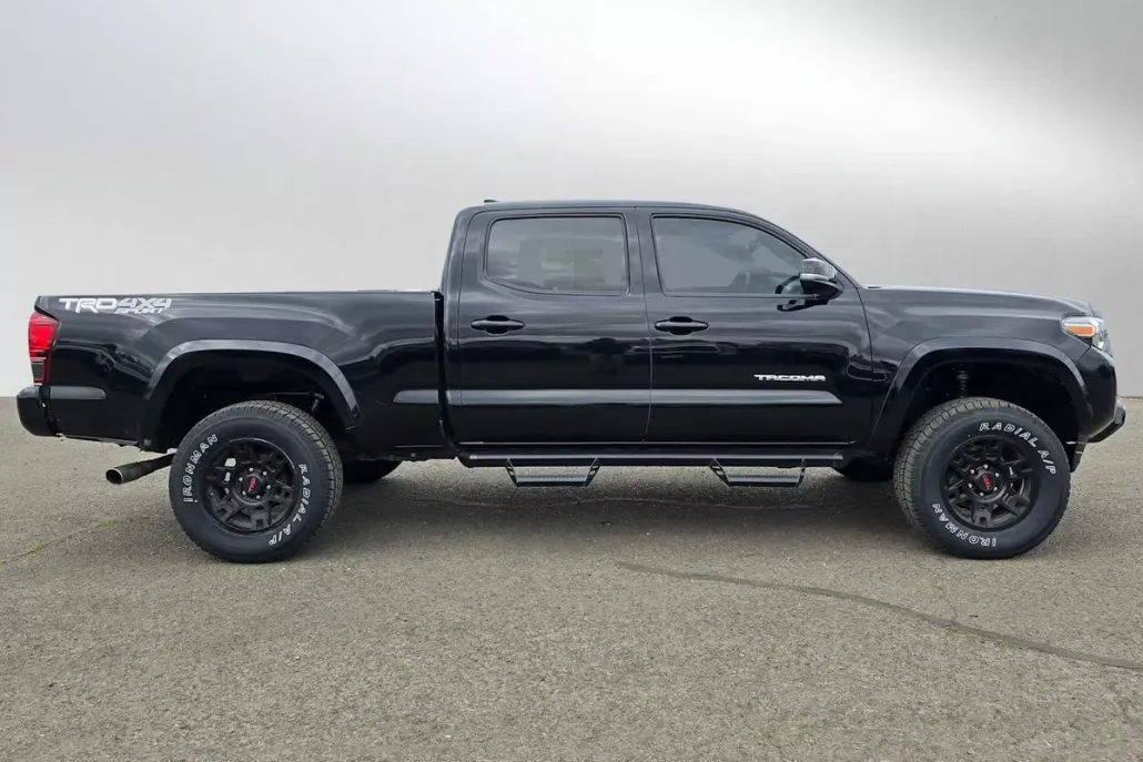 2019 Toyota Tacoma TRD Sport photo 1