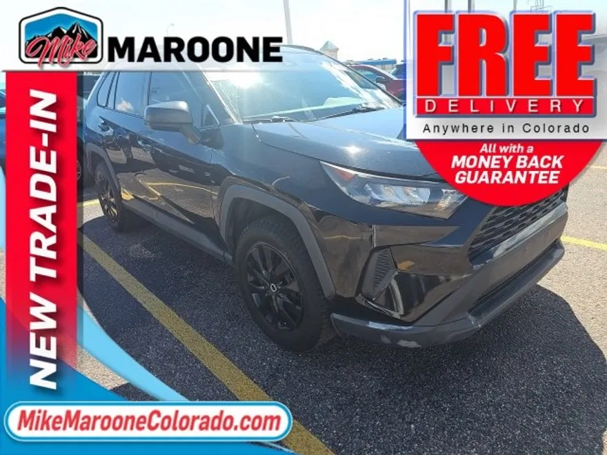 2021 Toyota RAV4 LE photo 1