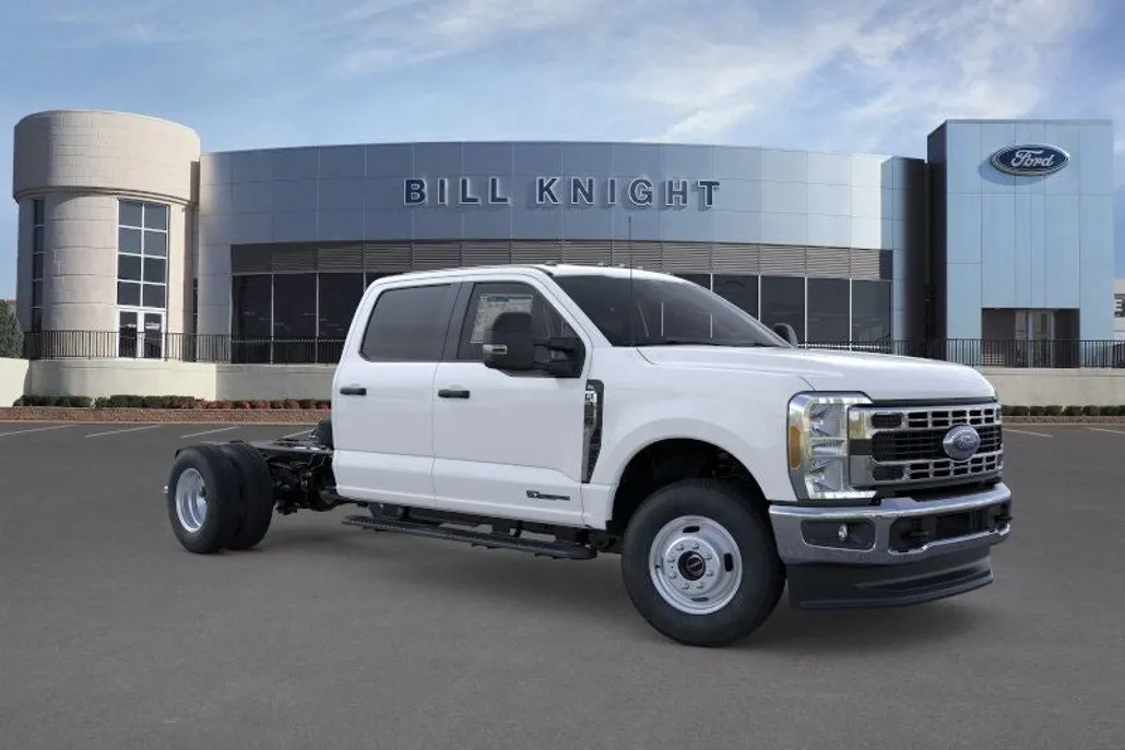 2025 Ford F-350 photo 1