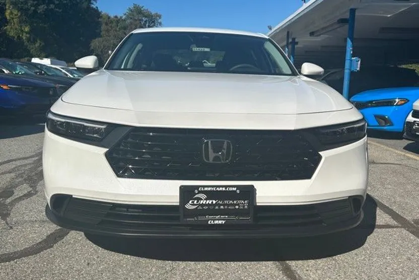 2023 Honda Accord LX photo 1