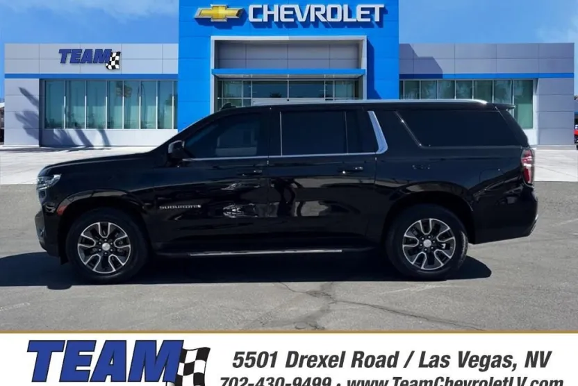 2022 Chevrolet Suburban LS photo 1