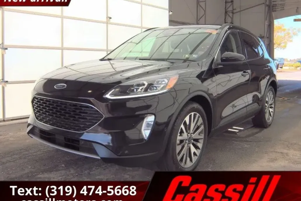 2021 Ford Escape Hybrid Titanium photo 1
