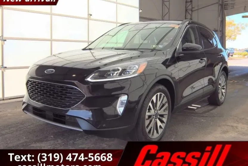2021 Ford Escape Hybrid Titanium photo 1
