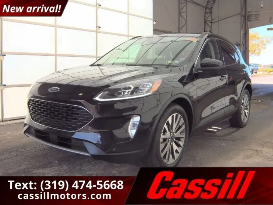 2021 Ford Escape Hybrid Titanium photo 1