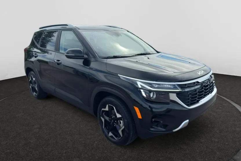 2025 Kia Seltos S photo 1