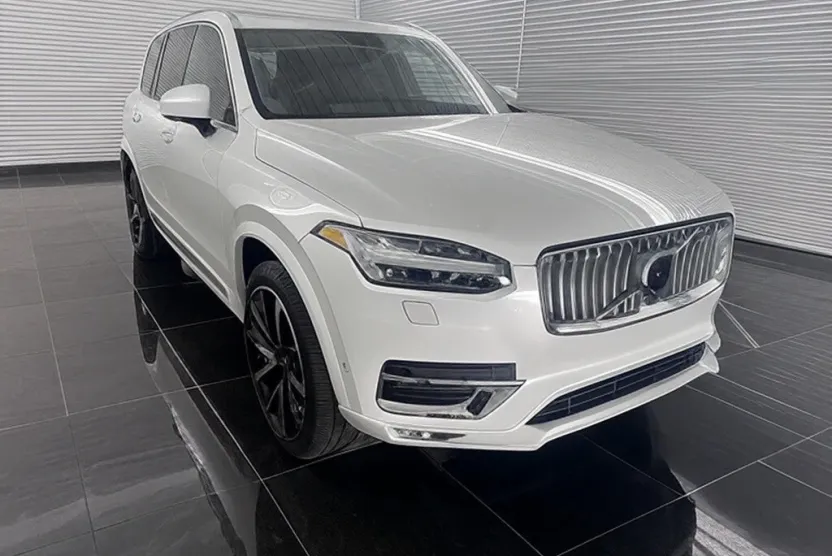 2025 Volvo XC90 Plus photo 1