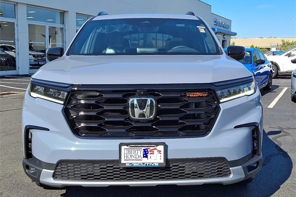 2025 Honda Pilot TrailSport photo 1