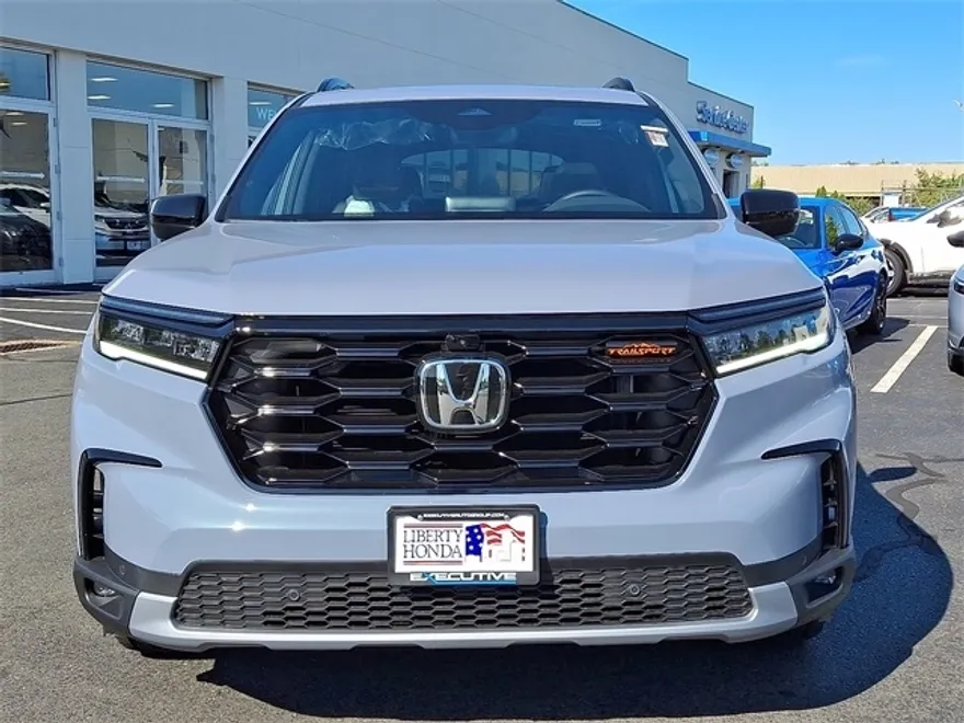 2025 Honda Pilot TrailSport photo 1