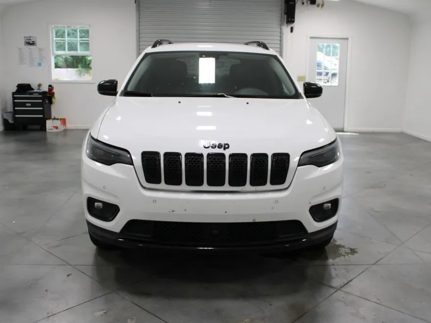 2023 Jeep Cherokee Altitude photo 1