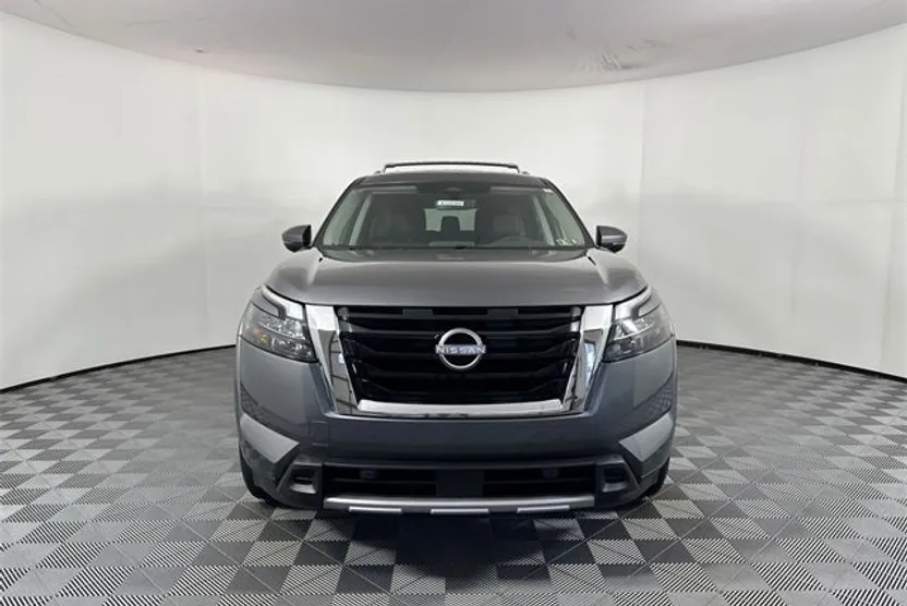2025 Nissan Pathfinder SL photo 1