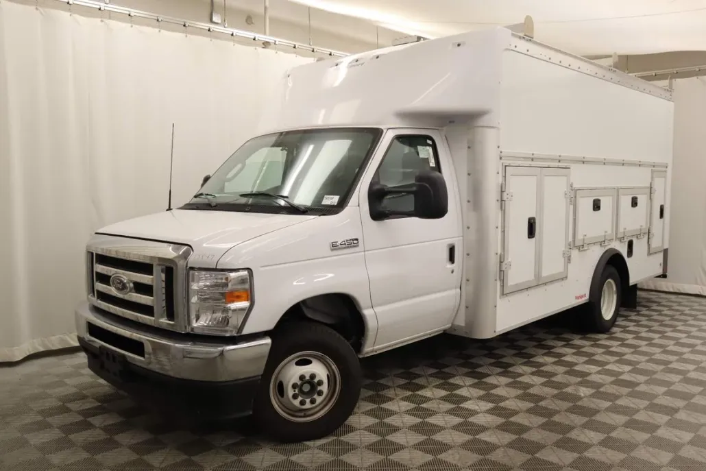 2025 Ford E-450 photo 1