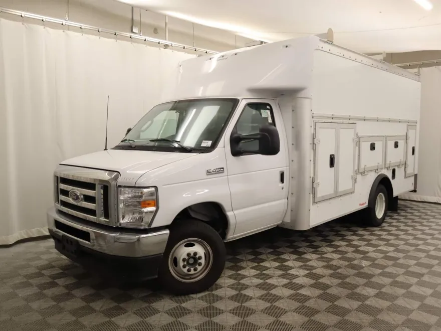 2025 Ford E-450 photo 1