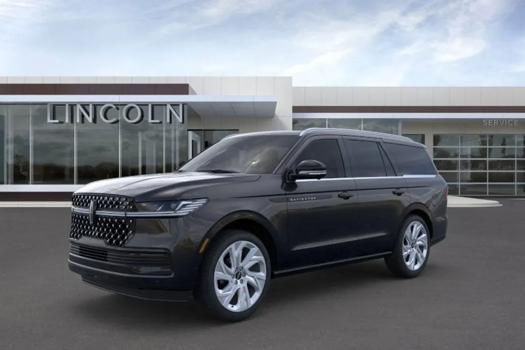 2025 Lincoln Navigator Black Label photo 1