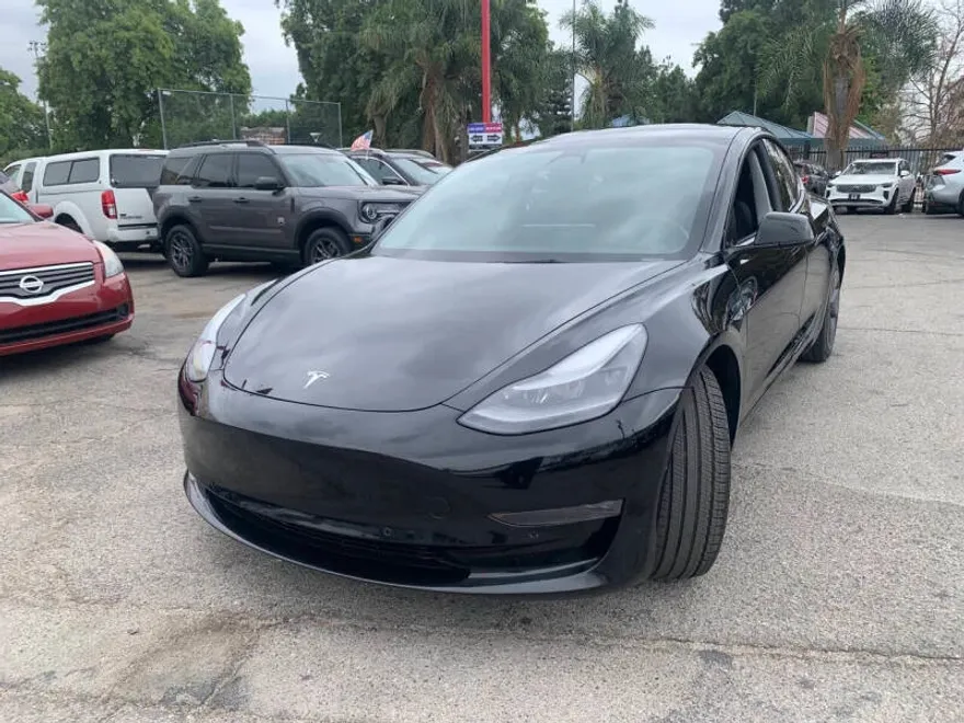 2022 Tesla Model 3 Long Range photo 1