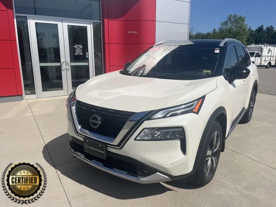 2022 Nissan Rogue Platinum photo 1