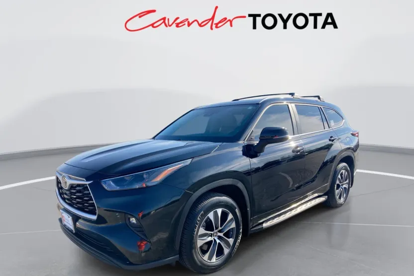 2024 Toyota Highlander XLE photo 1