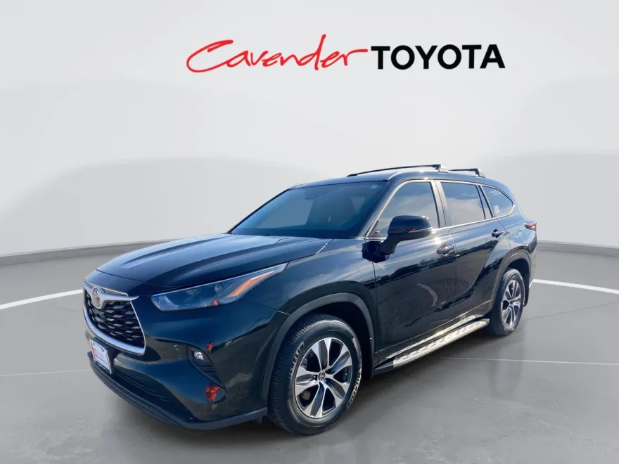 2024 Toyota Highlander XLE photo 1
