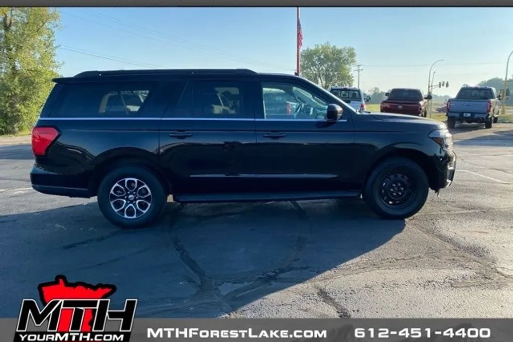 2024 Ford Expedition MAX XLT photo 1