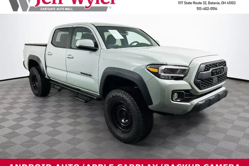 2023 Toyota Tacoma TRD Off-Road photo 1