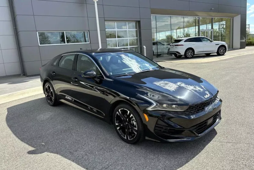 2024 Kia K5 GT-Line photo 1