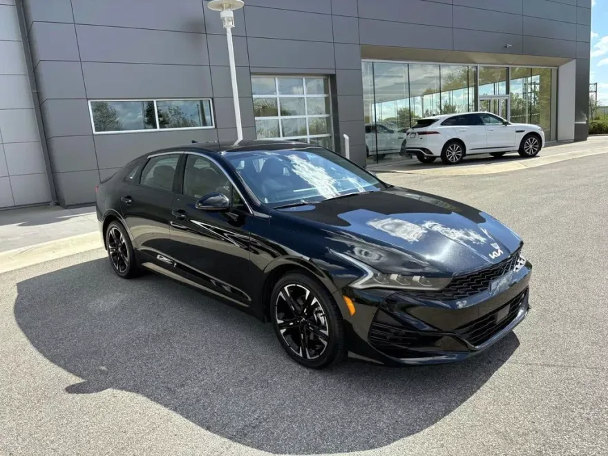 2024 Kia K5 GT-Line photo 1