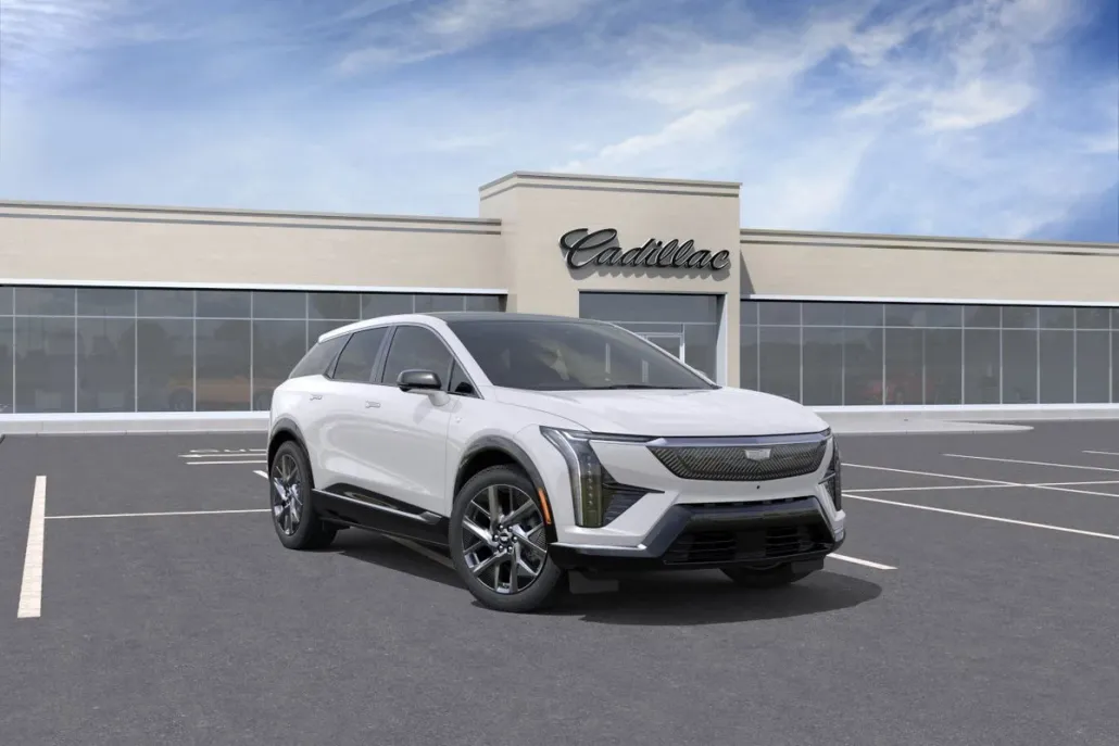 2025 Cadillac Optiq Luxury photo 1