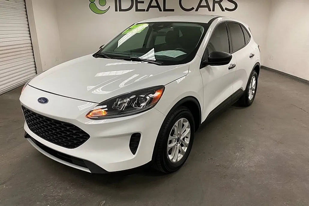 2022 Ford Escape S photo 1