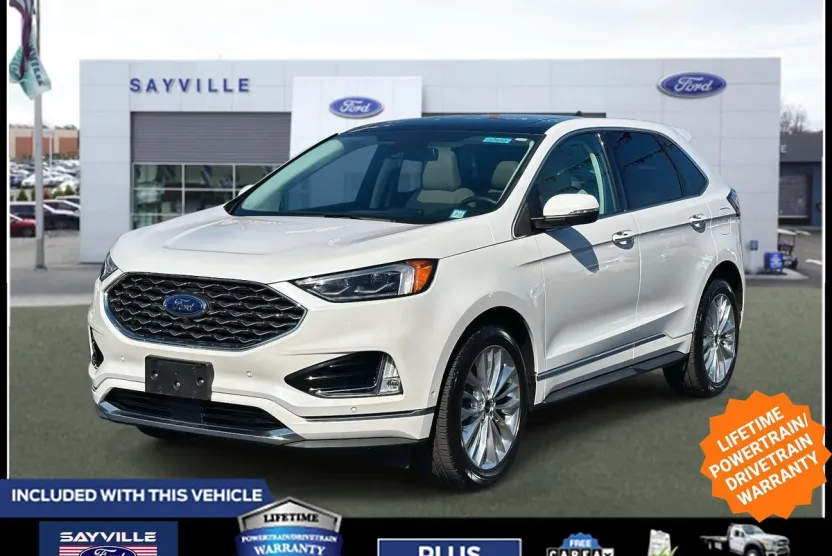 2022 Ford Edge Titanium photo 1