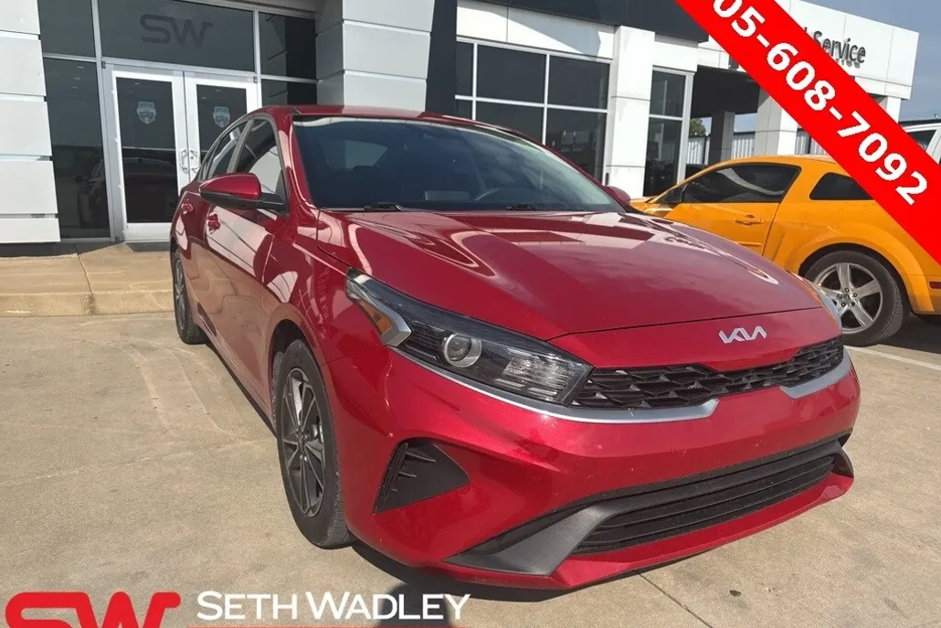 2022 Kia Forte LXS photo 1