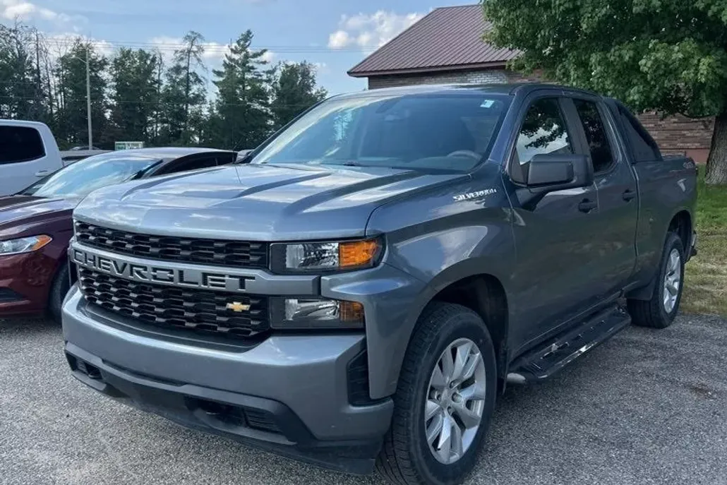 2019 Chevrolet Silverado 1500 Custom photo 1