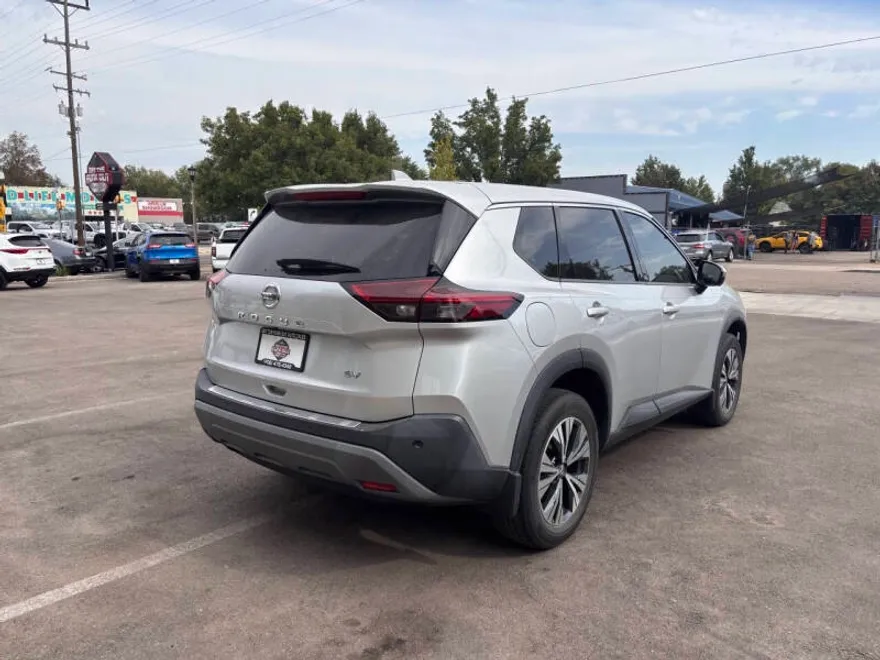 2021 Nissan Rogue SV photo 1