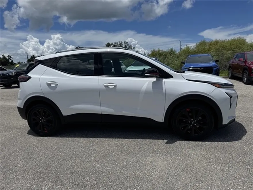 2023 Chevrolet Bolt EUV photo 1