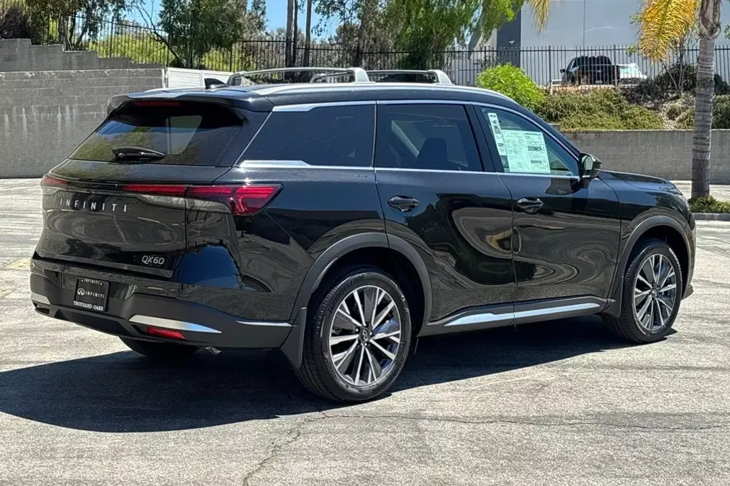 2026 Infiniti QX60 Luxe photo 1