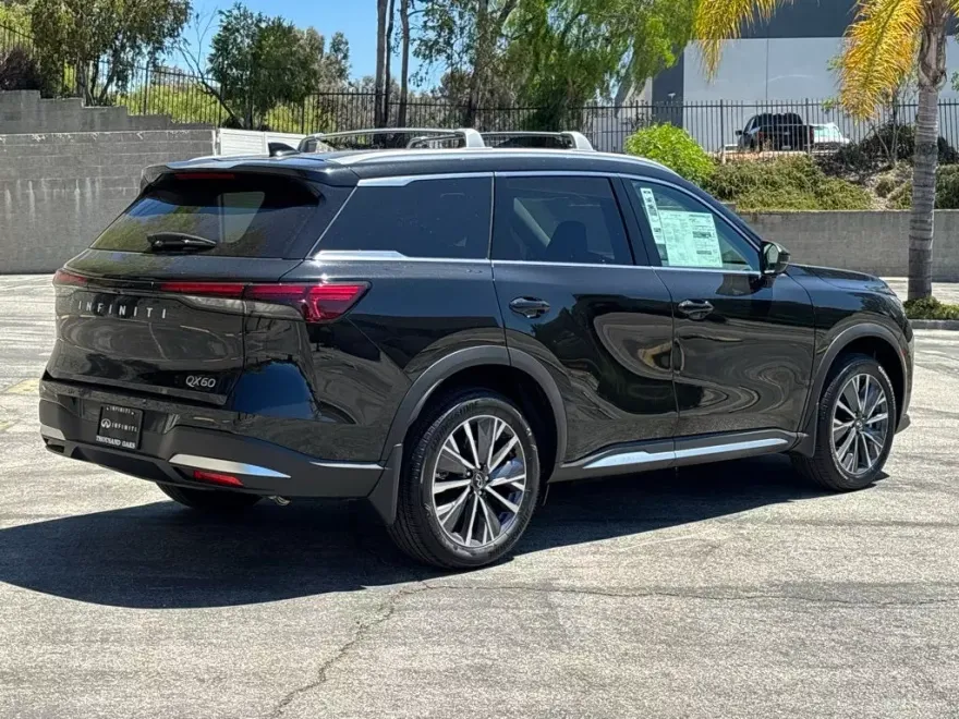 2026 Infiniti QX60 Luxe photo 1