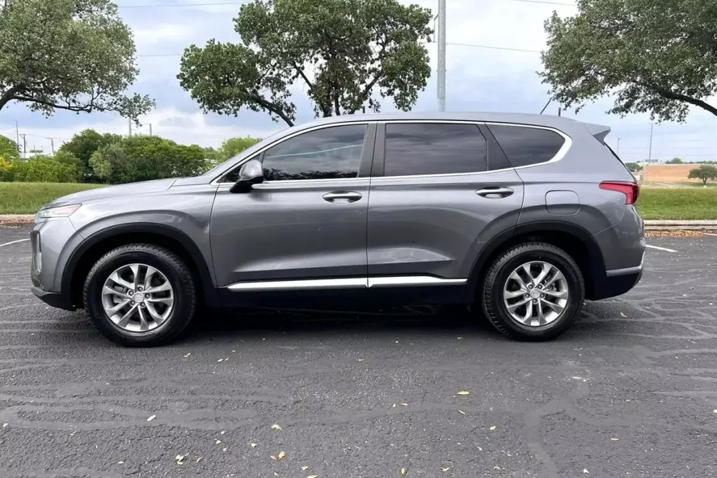 2019 Hyundai Santa Fe SE Sport photo 1