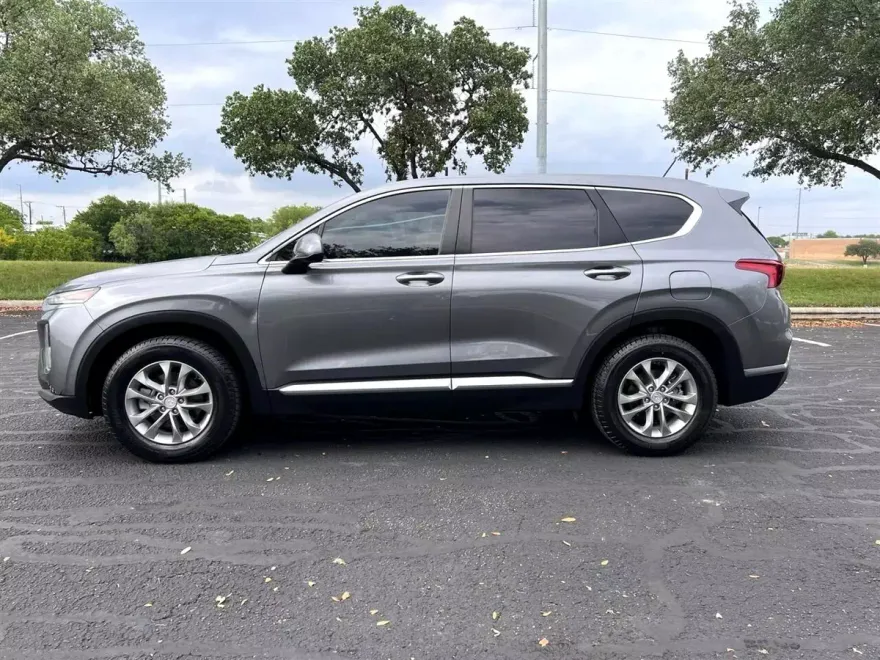 2019 Hyundai Santa Fe SE Sport photo 1