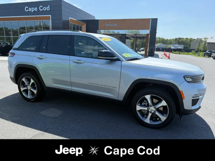 2023 Jeep Cherokee 4xe Base photo 1