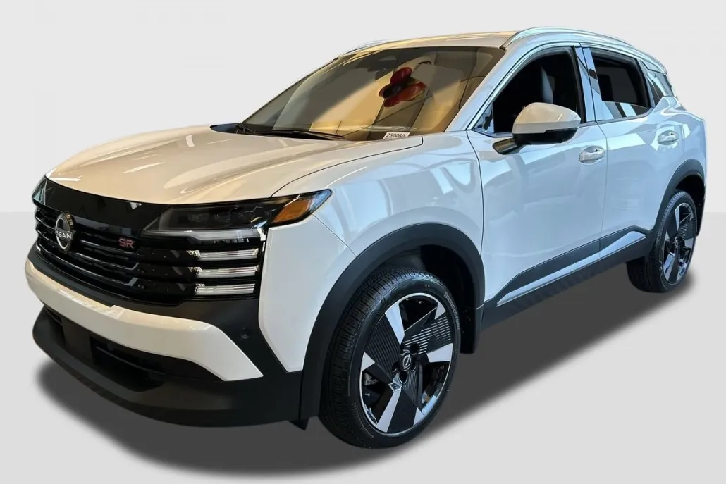 2025 Nissan Kicks SR photo 1