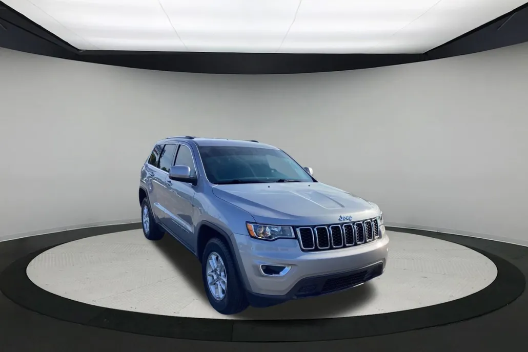 2020 Jeep Grand Cherokee Laredo photo 1